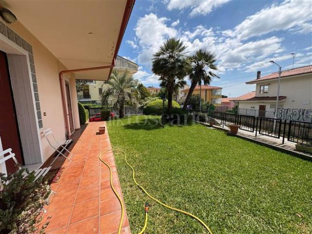 Villa Indipendente in vendita a Calabria, Catanzaro