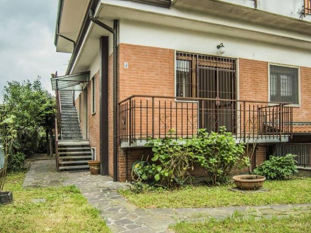 Villa Indipendente in vendita a Quartiere Pasubio, Cesano Boscone