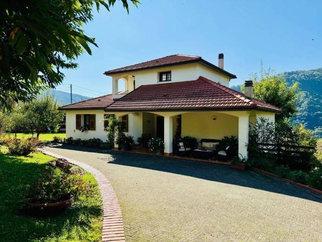 Villa Indipendente in vendita a Bargagli, Liguria