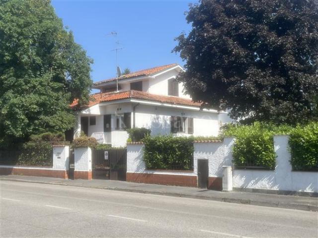 Villa Indipendente in vendita a Quartiere Morona, Trezzano Sul Naviglio