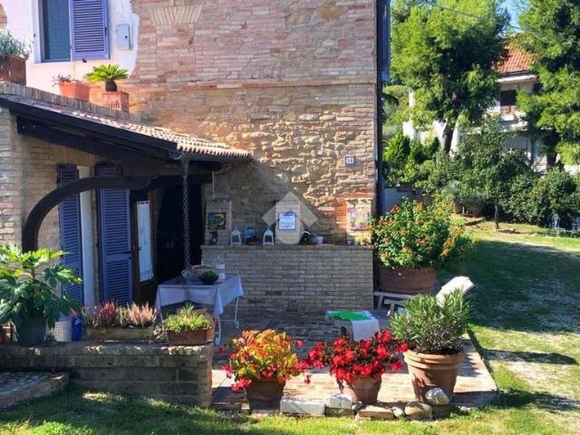 Villa Indipendente in vendita a Ragnola, Marche