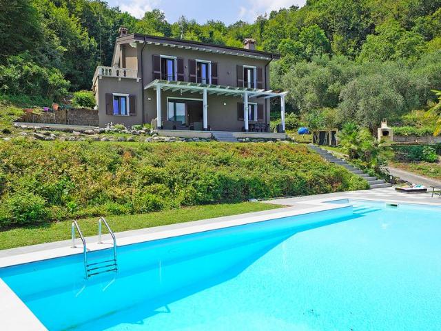 Villa Indipendente in vendita a Comunità Montana Parco Alto Garda bresciano, Salò