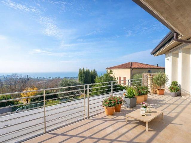 Villa Indipendente in vendita a Bardolino, Veneto