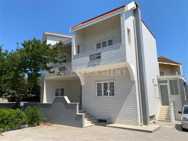 Villa Indipendente in vendita a Municipio 5, Puglia