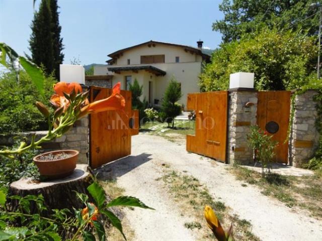 Villa Indipendente in vendita a Greccio, Lazio
