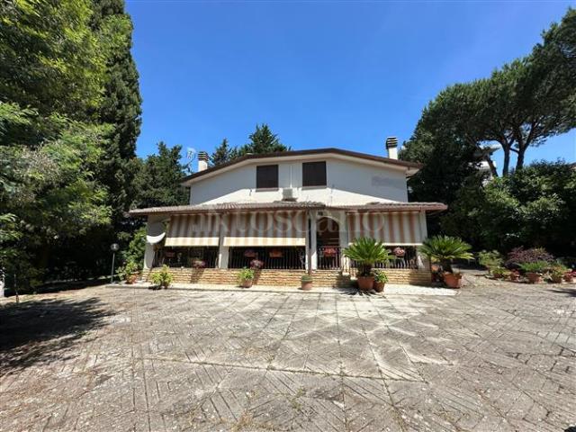 Villa Indipendente in vendita a Roma Capitale, Lazio