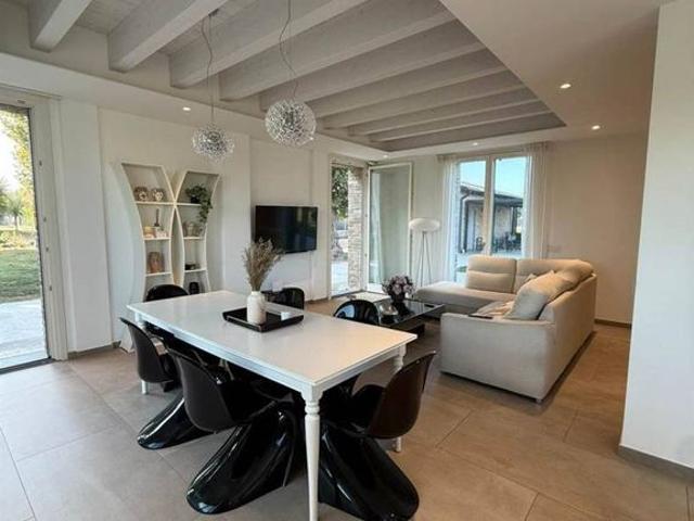 Villa Indipendente in vendita a Cittadella, Sorbolo