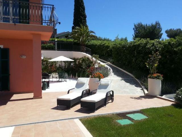 Villa Indipendente in vendita a San Giacomo, Camporosso