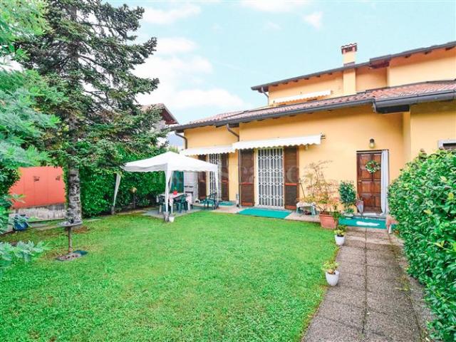 Villa Indipendente in vendita a Cassina Mariaga, Erba