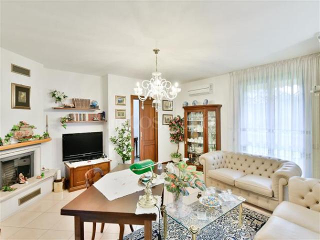 Villa Indipendente in vendita a Cassina Mariaga, Erba
