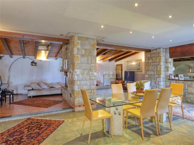 Villa Indipendente in vendita a Velate, Varese