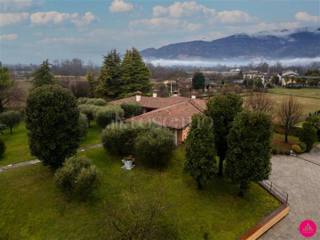 Villa Indipendente in vendita a Sacile, Friuli-Venezia Giulia