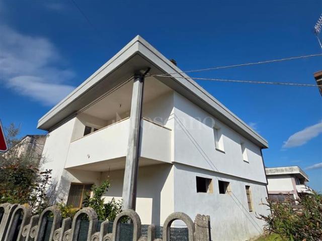 Villa Indipendente in vendita a Cappelle Sul Tavo, Abruzzo