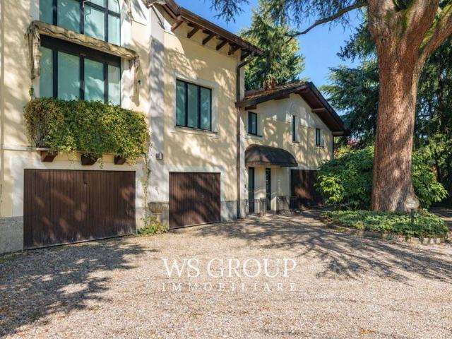 Villa Indipendente in vendita a Biassono, Lombardia