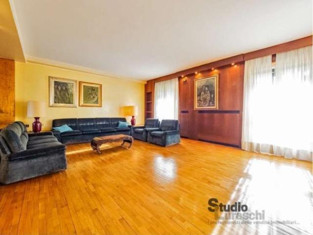 Villa Indipendente in vendita a Paderno D'adda, Lombardia