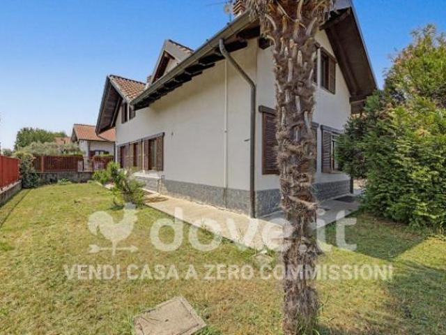 Villa Indipendente in vendita a Ferno, Lombardia