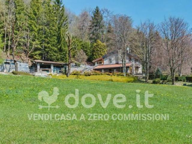 Villa Indipendente in vendita a Comunità Montana della Valle Brembana, Dossena