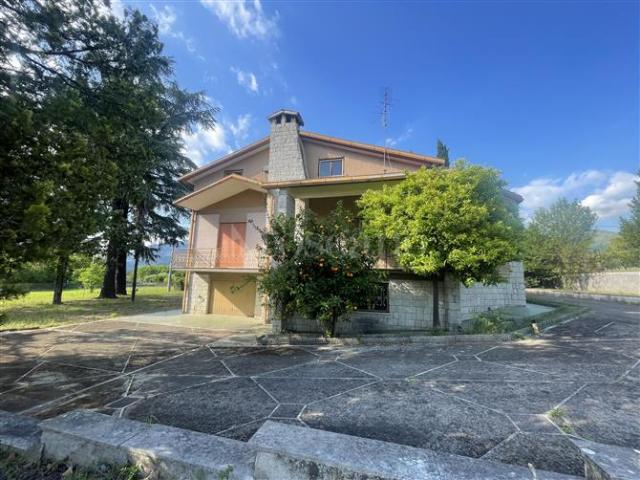 Villa Indipendente in vendita a Sant'elia Fiumerapido, Lazio