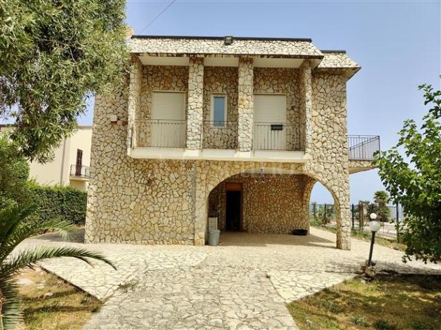 Villa Indipendente in vendita a Piraineto, Carini