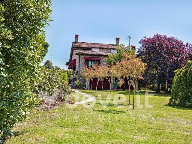 Villa Indipendente in vendita a Ferrara, Reggio Emilia