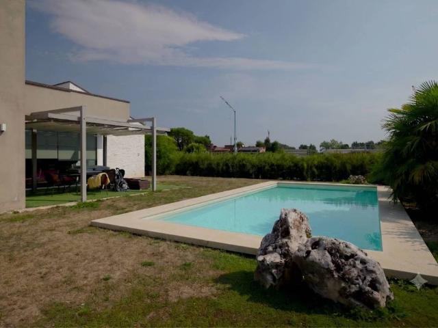 Villa Indipendente in vendita a Piemonte, Biella