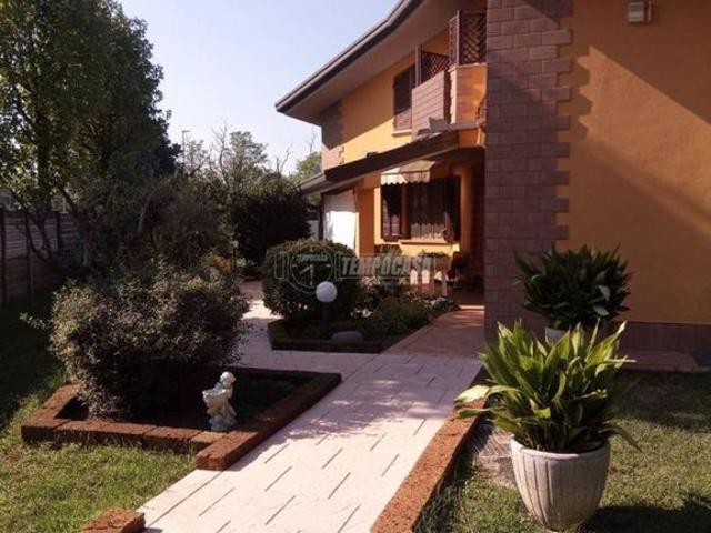 Villa Indipendente in vendita a Pogliano Milanese, Lombardia