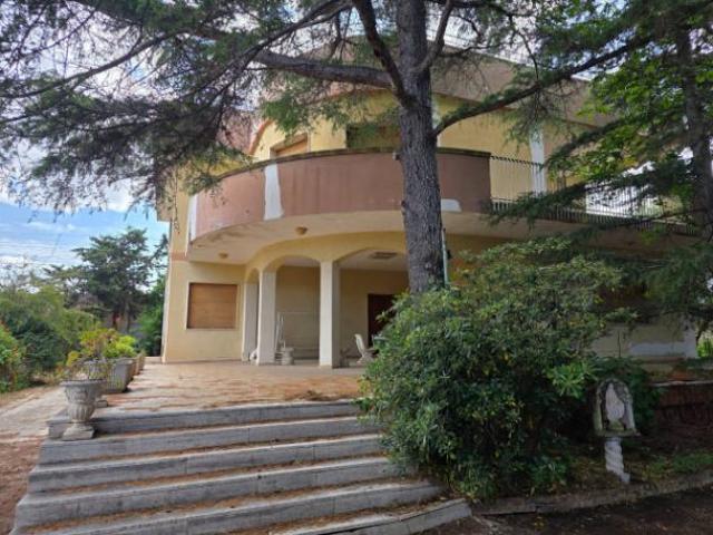 Villa Indipendente in vendita a Municipio 5, Puglia