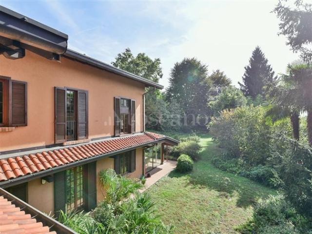 Villa Indipendente in vendita a Appiano Gentile, Como