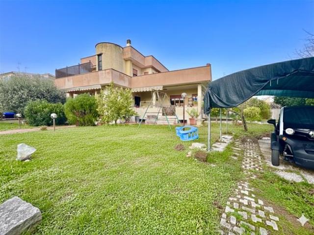 Villa Indipendente in vendita a Cioccati, Roma Capitale