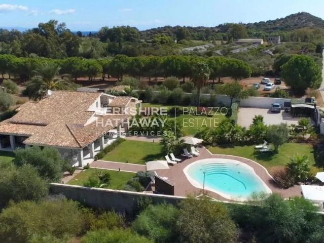 Villa Indipendente in vendita a Pula, Sardigna/Sardegna