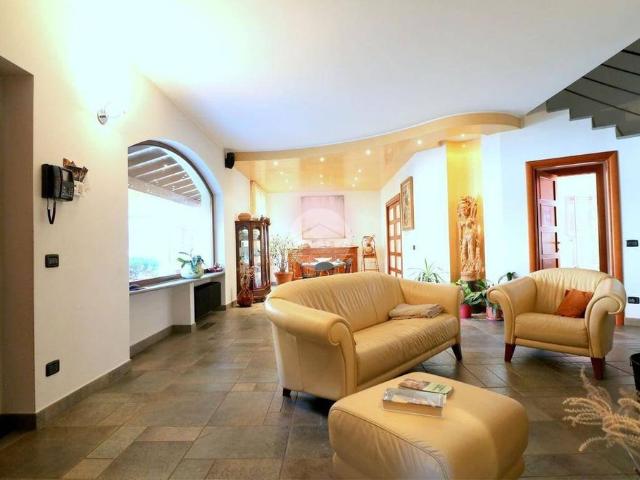 Villa Indipendente in vendita a San Giovanni, Rho