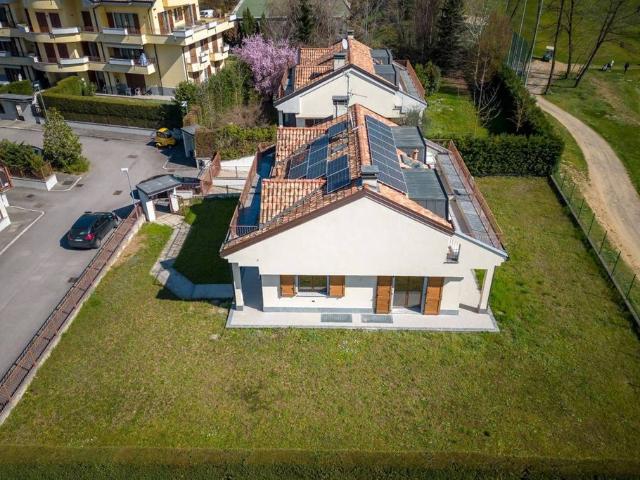Villa Indipendente in vendita a Usmate Velate, Usmate