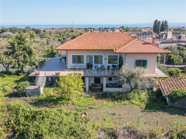Villa Indipendente in vendita a Tremestieri Etneo, Sicilia