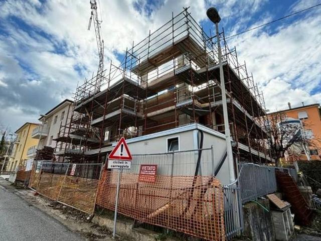 Villa Indipendente in vendita a Uvaiolo, Marche