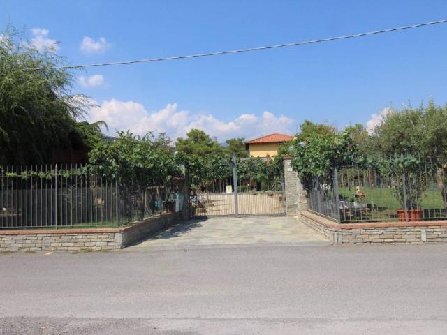 Villa Indipendente in vendita a Villanova D'albenga, Liguria