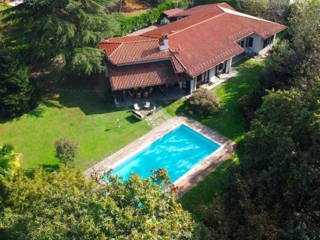 Villa Indipendente in vendita a Luvinate, Lombardia