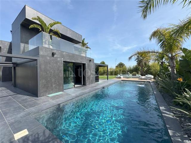 Villa Indipendente in vendita a Bastia, Albenga