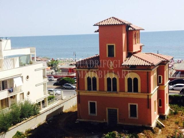 Villa Indipendente in vendita a Lido di Ostia, Roma Capitale