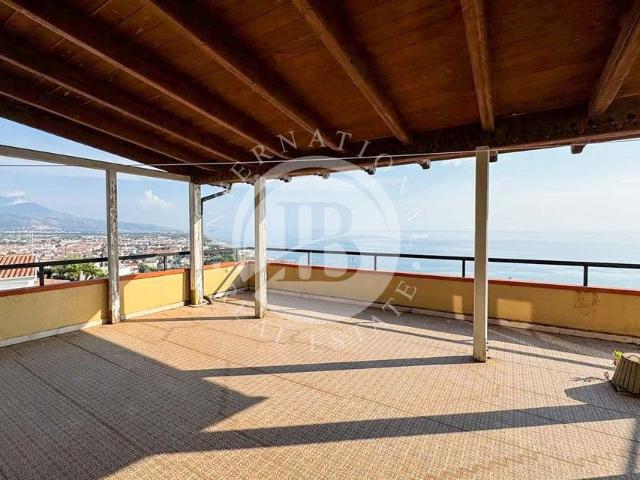 Villa Indipendente in vendita a Campello Sul Clitunno, Umbria