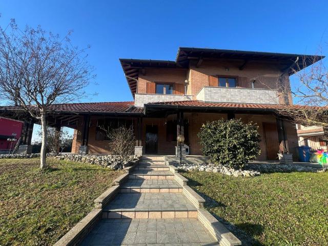 Villa Indipendente in vendita a Piemonte, Novara