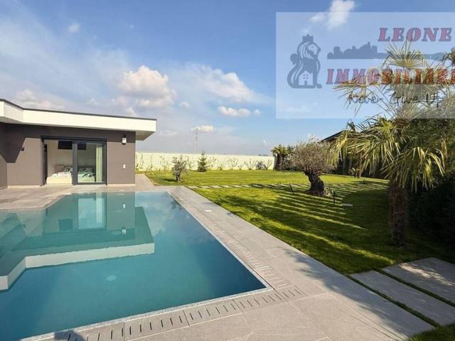 Villa Indipendente in vendita a Copiano, Pavia