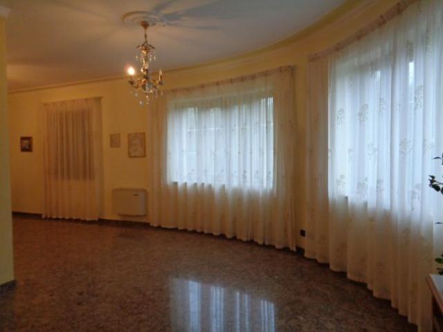 Villa Indipendente in vendita a Lustra, Campania