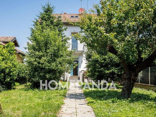 Villa Indipendente in vendita a Rho, Lombardia