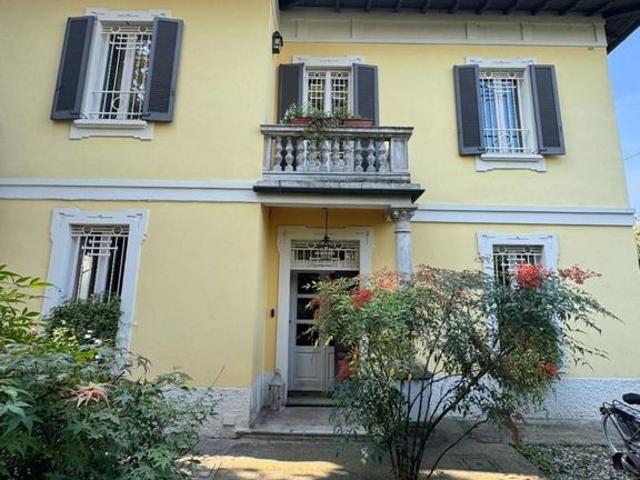 Villa Indipendente in vendita a Treviglio, Lombardia