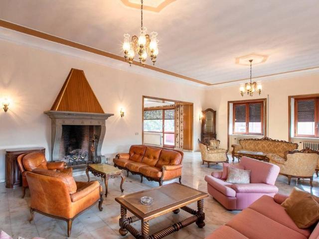 Villa Indipendente in vendita a Ville di Nemi, Roma Capitale