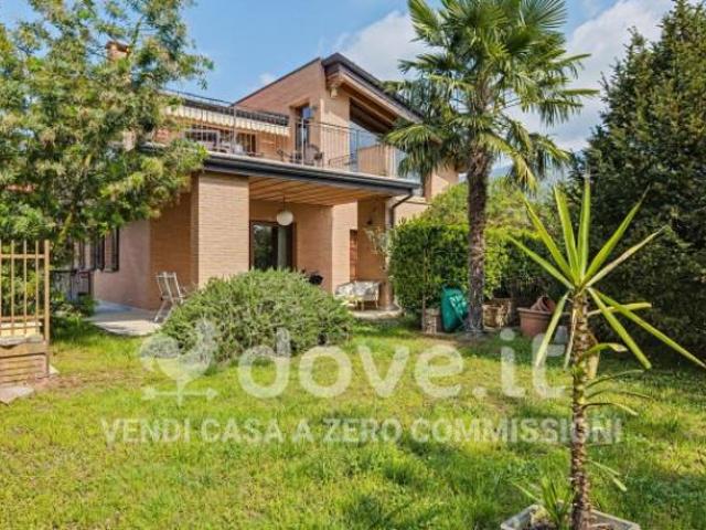 Villa Indipendente in vendita a Comunità Montana Valli del Verbano, Gavirate