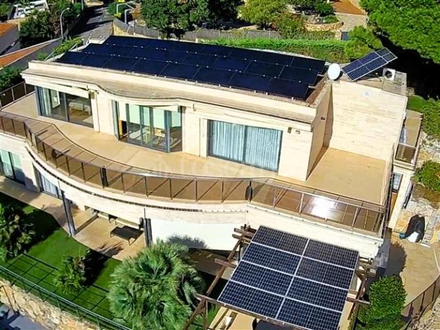 Villa Indipendente in vendita a Marche