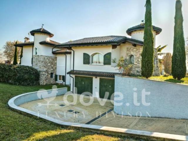 Villa Indipendente in vendita a Martinengo, Lombardia