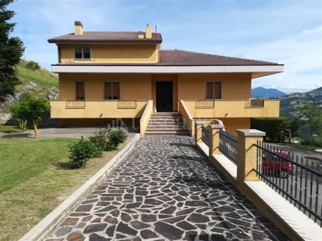 Villa Indipendente in vendita a Brittoli, Abruzzo