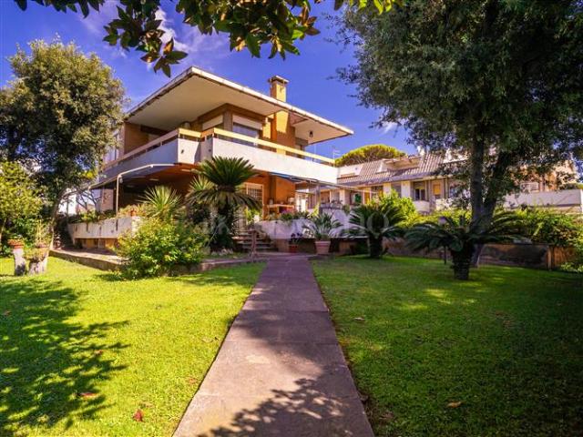 Villa Indipendente in vendita a Fregene, Roma Capitale
